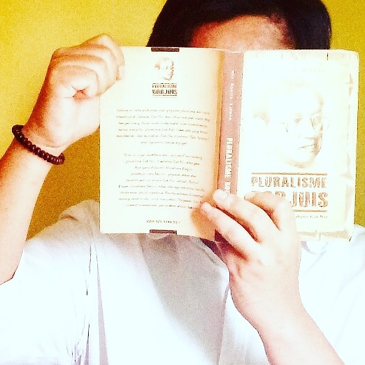 [Alih Bahasa] Cara Mudah Membaca 200 Buku dalam Setahun dan Menjadikannya&nbsp;Kebiasaan