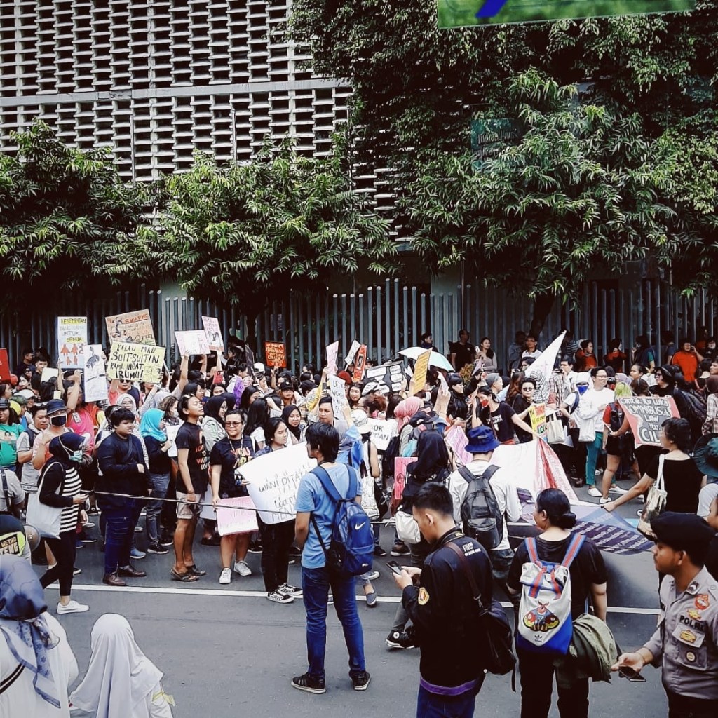 Indonesia Memang Butuh Kerja, Tapi Tidak Lewat RUU Cipta&nbsp;Kerja